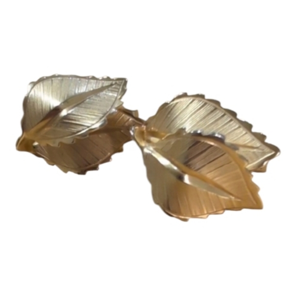 giovanni Jewelry - Vintage Giovanni Gold Tone Double Textured Leaf Clip-on Earrings